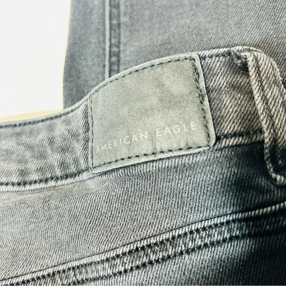 American Eagle Outfitters jeans Mom jeans high rise jeans gray women size 6